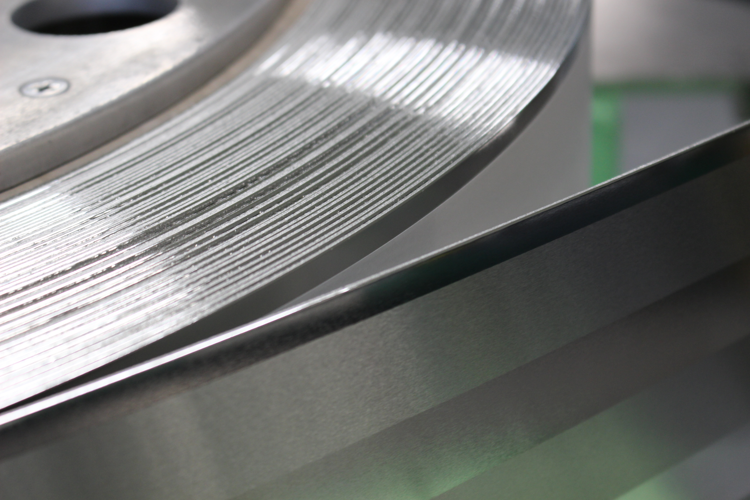 車載部品の材料置換｜銅からアルミへ切り替える際の設計ポイント